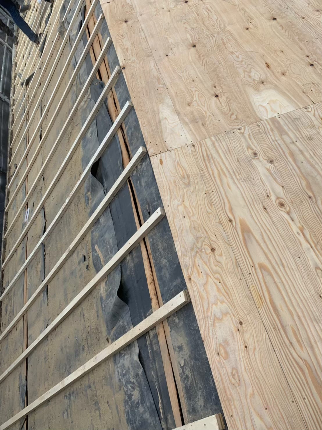 大阪、豊中市で屋根工事、下地の施工ならテンカウント